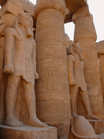 Foto Statuen am Luxor Tempel