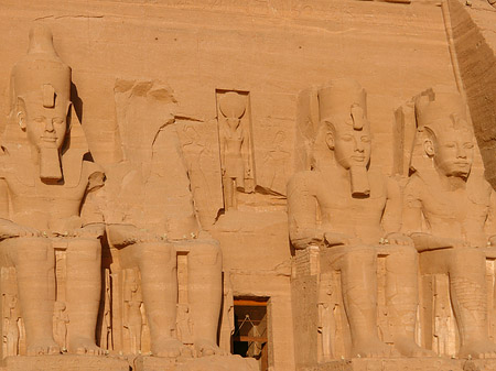 Fotos Tempel mit Touristen | Abu Simbel