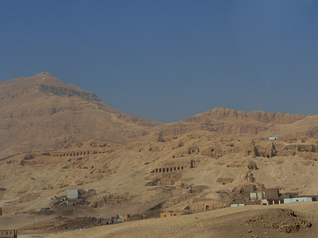 Fahrt zu den Kolossen von Memnon Fotos