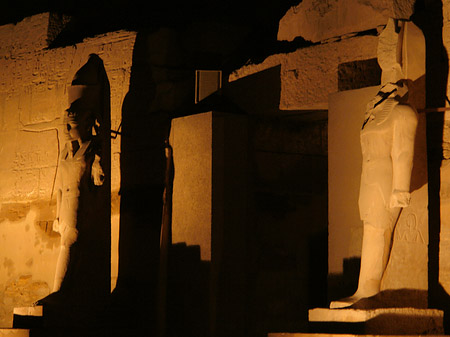 Karnak Tempel bei Nacht