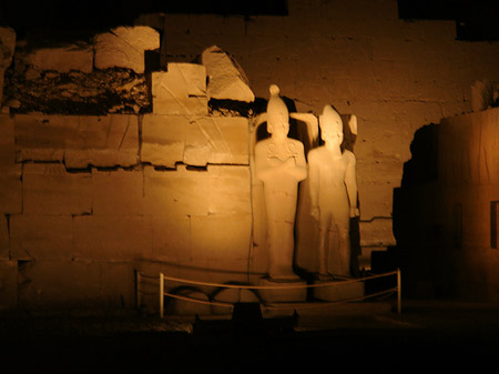 Karnak Tempel bei Nacht