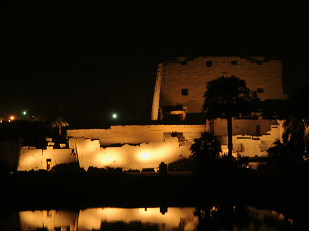 Karnak Tempel bei Nacht