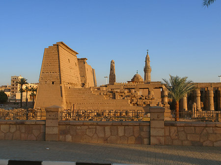 Luxor Tempel bei Sonnenuntergang Fotos