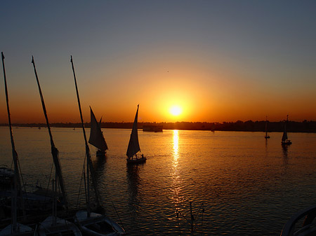 Schöner Sonnenuntergang Foto 