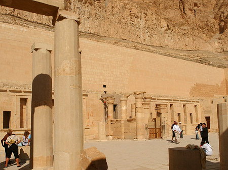 Eingang zu Tempel der Hatschepsut Fotos