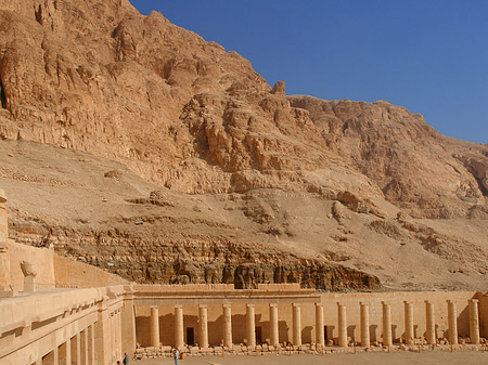 Foto Eingang zu Tempel der Hatschepsut - 