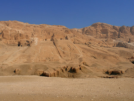 Fotos Eingang zum Tempel mit Berg | 