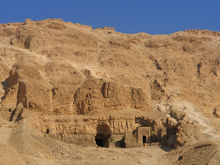 Fotos Eingang zum Tempel mit Berg